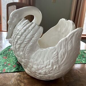 Elegant White Swan Ceramic Bowl